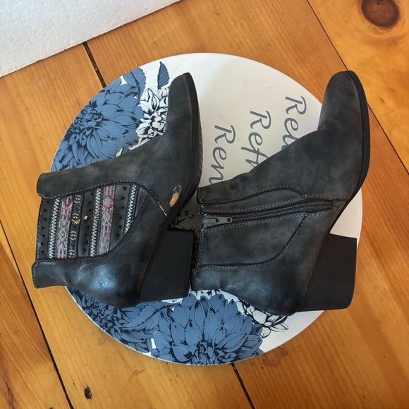 Maurices Black Ankle Boots Size 7.5 Western Boho Zip Booties - Picture 9 of 10